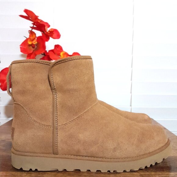 UGG Cory 2 Chelsea Boots Women's sz 8.5 EU 39.5 Preowned Brown - Picture 1 of 9